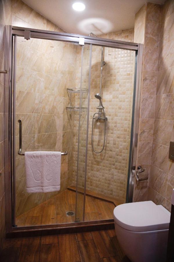 City Center Appartment At Buzand St. Yerevan Ngoại thất bức ảnh